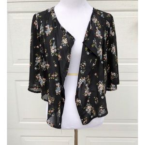 Beautiful Black floral kimono 🌸🌼